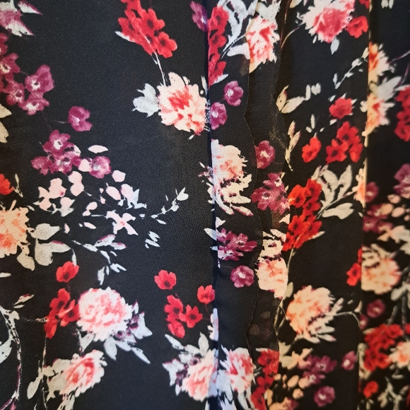 Elle floral button down blouse. XLarge - Picture 4 of 11